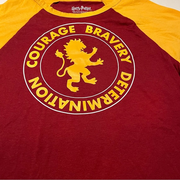 Harry Potter Hot Topic Gryffindor Womens Medium Raglan Shirt Courage Wizard NEW - Picture 4 of 9